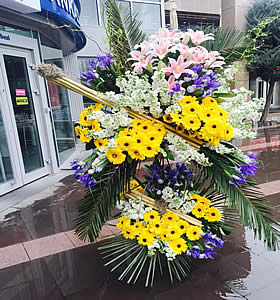 Sarı çiçek seramoni ferforje aranjman ortalama boy (180-210 cm)                                             